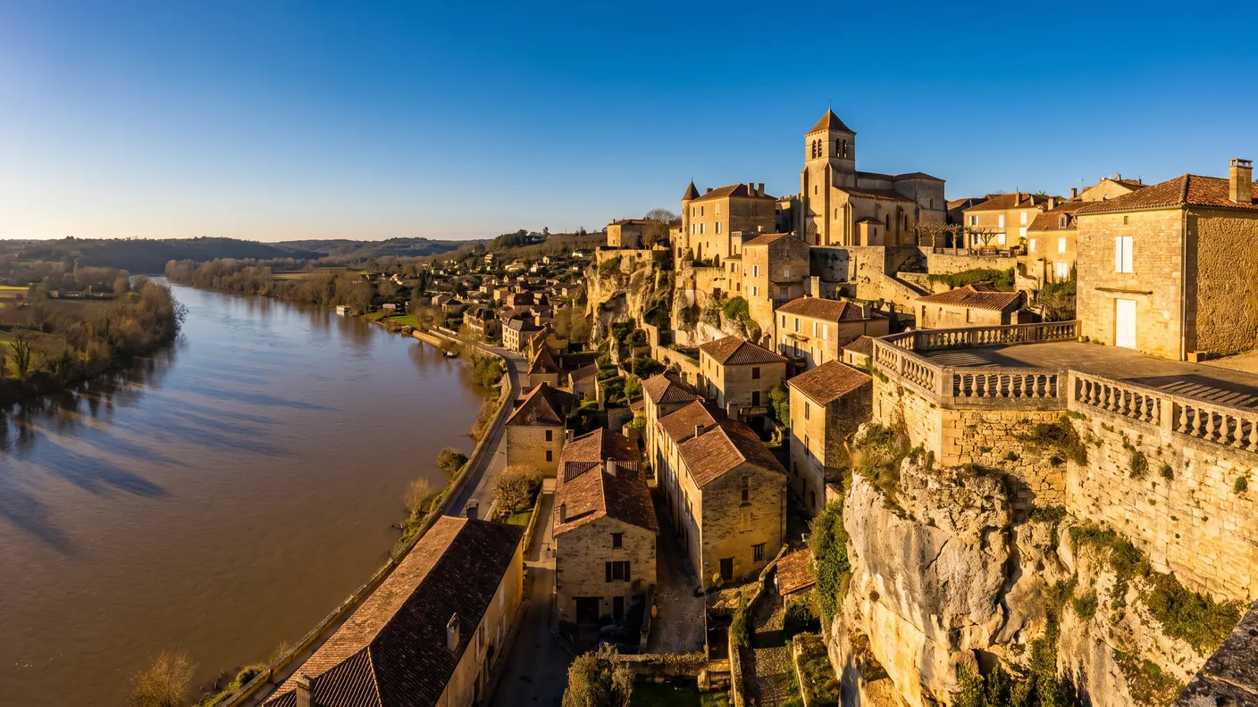 VTC Bordeaux vers Bourg-sur-Gironde — Libournais