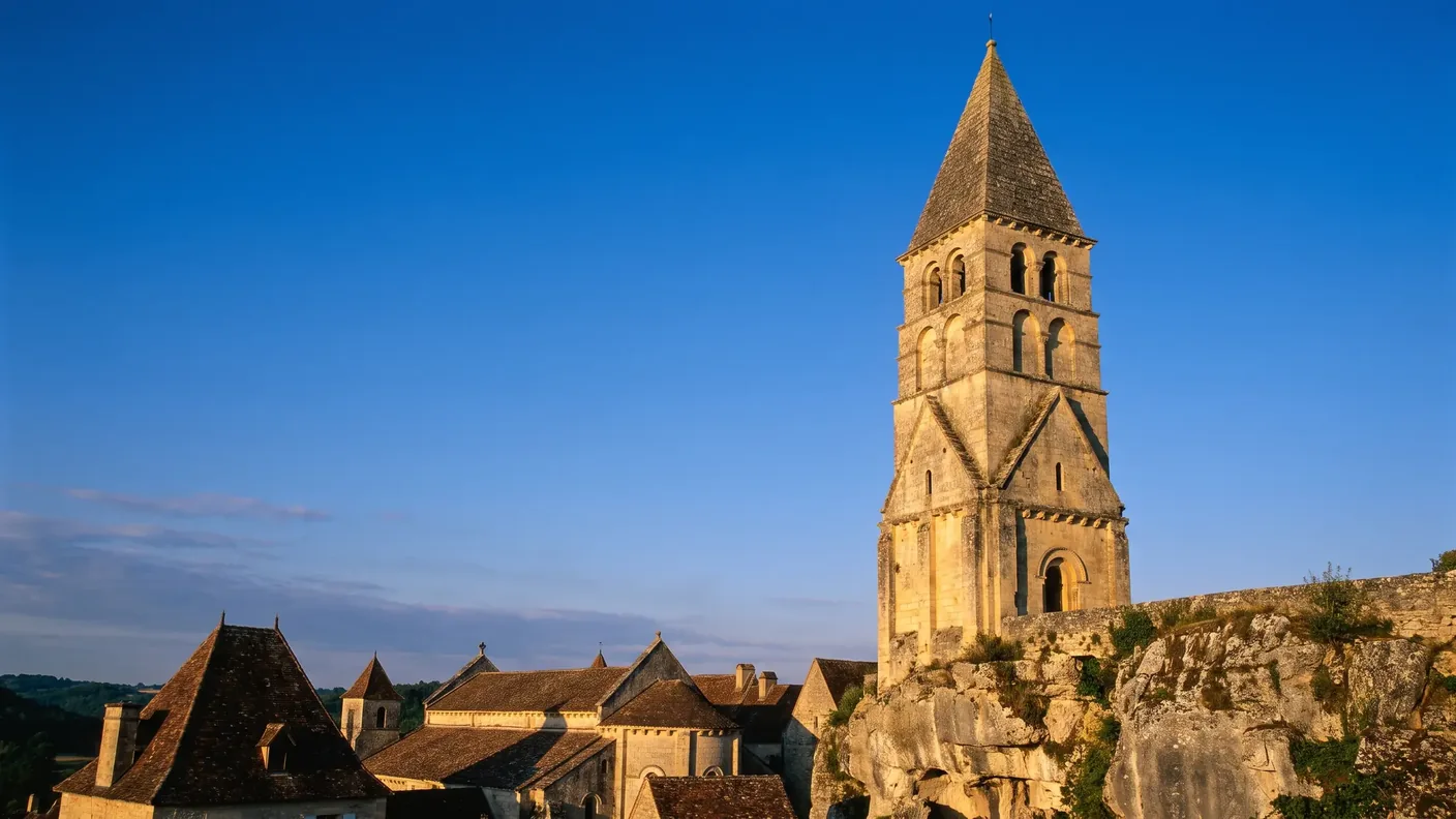 Clocher campanile roman de l'abbaye de Brantôme