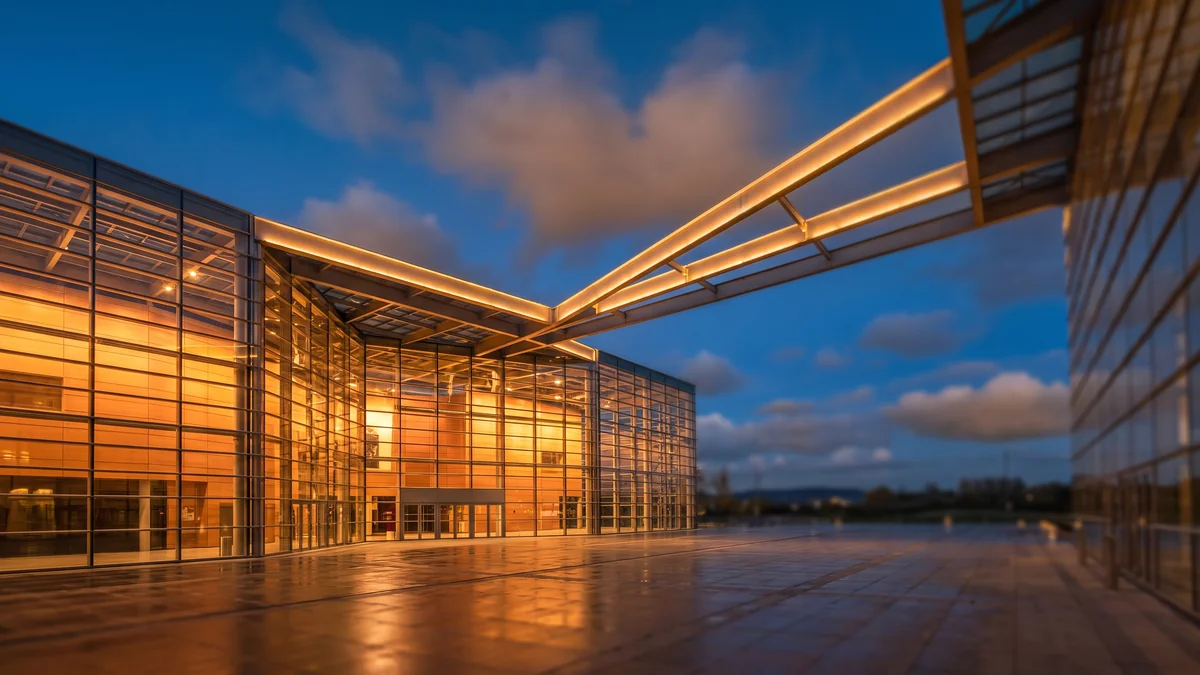 Berline avec chauffeur privé devant le Palais des Congrès de Bordeaux-Lac