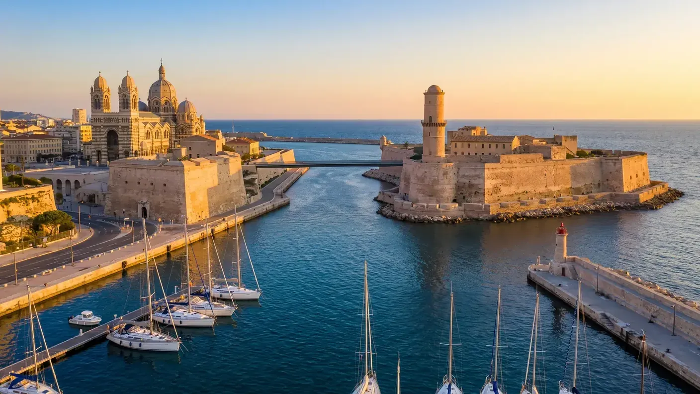 MuCEM, fort Saint-Jean et cathédrale de la Major à Marseille