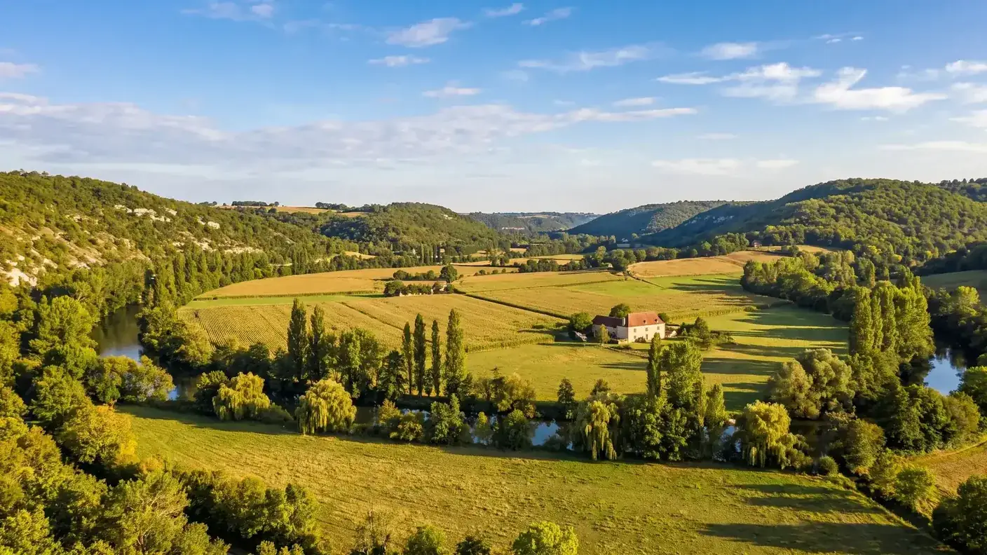 Vallée agricole de l'Isle près de Montpon-Ménestérol
