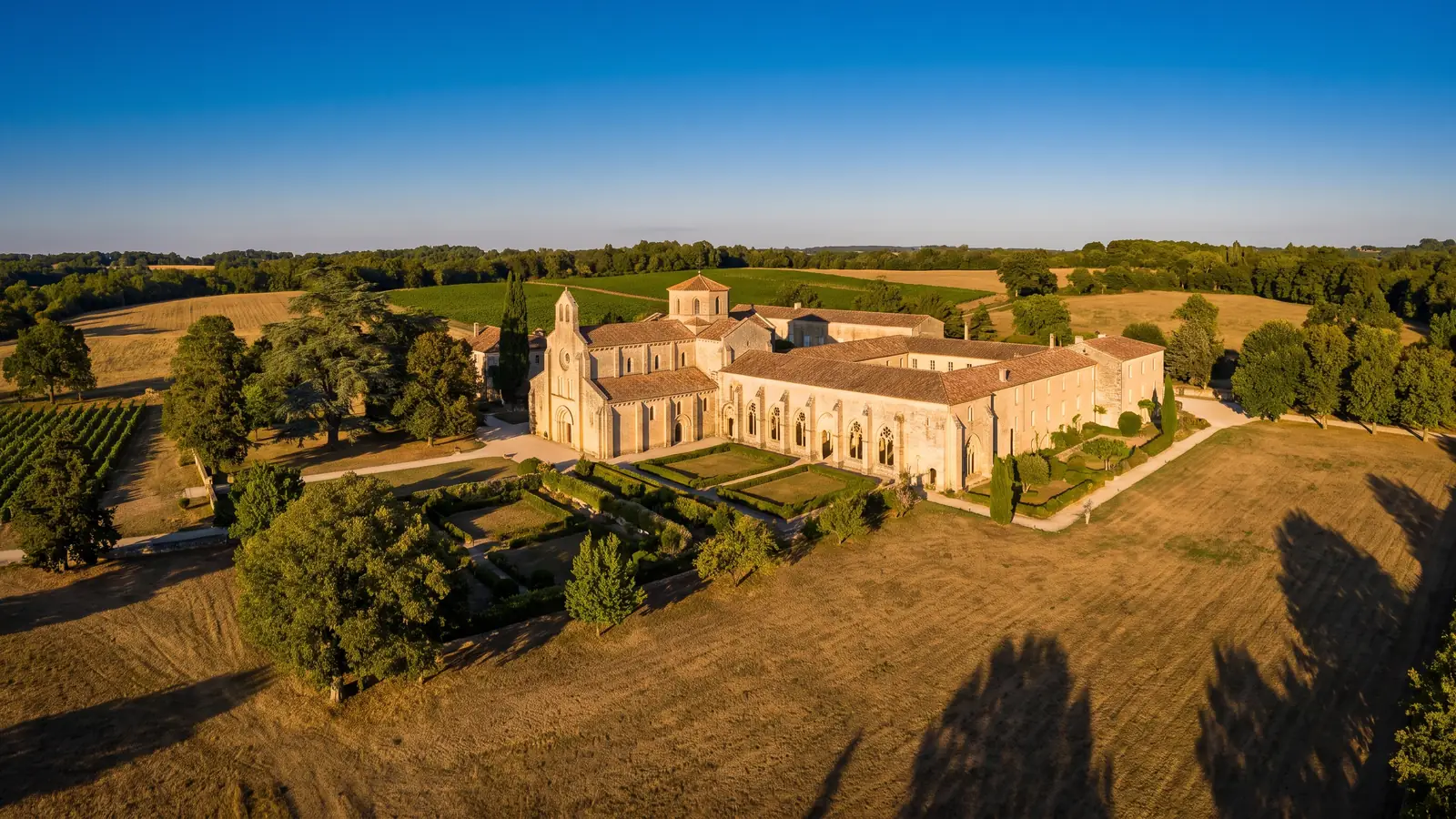 Abbaye cistercienne de Flaran près de Valence-sur-Baïse